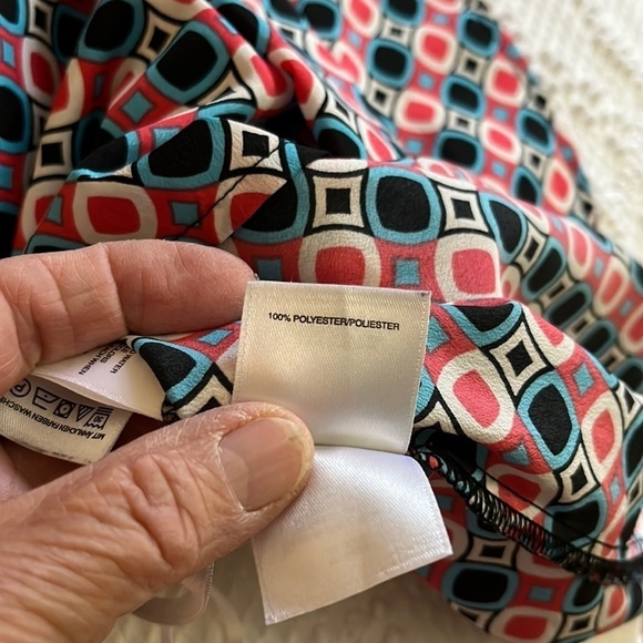 Nine West sleeveless turquoise/ white/ coral patterned blouse. Size Medium - Picture 7 of 7